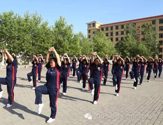 武僧团学子女子方队