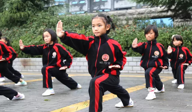 少林寺武校学生学习的少林套路